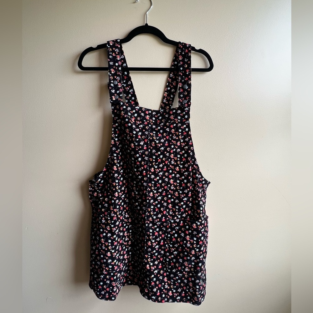 Floral Jumper NWT